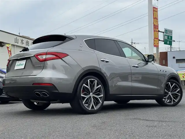 マセラティ マセラティ レヴァンテ 千葉県 2021(令3)年 1.9万km GRIGIO 衝突軽減ブレーキ/ACC/LKA/純正ナビ/フルセグTV/Bluetooth/カープレイ/全方位カメラ/ベージュ革シート/D/N席シートヒーター/パノラマサンルーフ/純正21インチAW/エアサス/ツインターボ/ブラインドスポットモニター/ETC2.0/LEDライト/取説/保証書/スペアキー1本