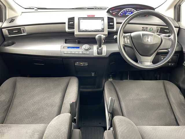 ホンダ フリード G ジャストセレクション 道央・札幌 2014(平26)年 8万km プレミアムスパークルブラックパール ・４WD/・純正SDナビ(CD&DVD&BT&ワンセグTV&SD)/・寒冷地仕様/・横滑り防止/・ステアリングスイッチ/・社外ドラレコ(前後)/・純正フロアマット/・シートアジャスター/・片側パワースライドドア/・フロントワイパーデアイサー/・ミラーヒーター/・リトラミラー/・社外エンジンスターター/・HIDライト/・キーレスキー/・スマートキー