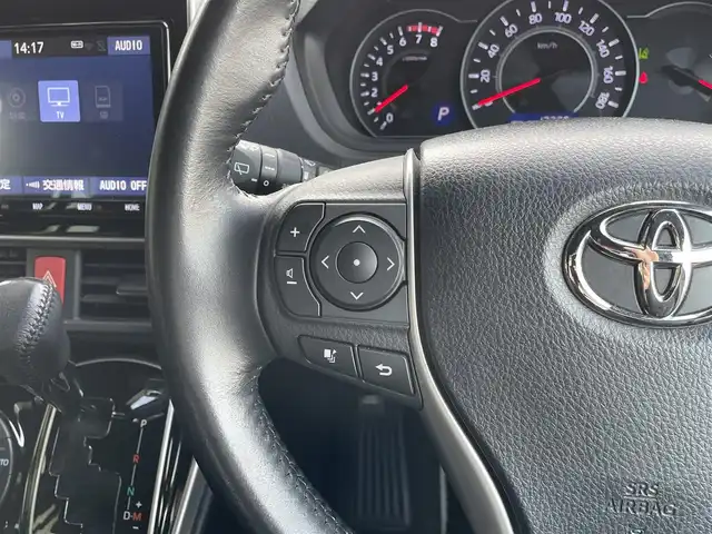 トヨタ ヴォクシー ZS 煌 東京都 2018(平30)年 1.8万km ブラック 純正９型ナビ　/・Ｂｌｕｅｔｏｏｔｈ　/・フルセグ　/・ＣＤ／ＤＶＤ再生　/純正１２型フリップダウンモニター　/ＴＳＳ　/・クルーズコントロール　/・衝突軽減/・LKAS　/両側電動スライドドア　/バックモニター　/ＡＨＢ　/ＬＥＤヘッド