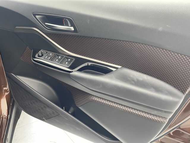 トヨタ Ｃ－ＨＲ G 沖縄県 2019(令1)年 5.8万km ダークブラウンマイカメタリック 純正９インチナビ（NSZT-W68T）/（フルセグＴＶ　ＣＤ　ＤＶＤ　Bluetooth）/バックカメラ/ドライブレコーダー/ＥＴＣ/アダプティブクルーズコントロール/ブラインドスポットモニター/オートマチックハイビーム/トヨタセーフティセンス/シートヒーター