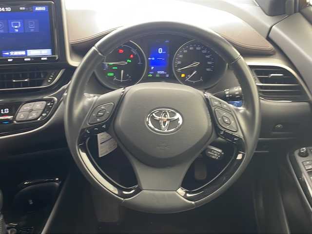 トヨタ Ｃ－ＨＲ G 沖縄県 2019(令1)年 5.8万km ダークブラウンマイカメタリック 純正９インチナビ（NSZT-W68T）/（フルセグＴＶ　ＣＤ　ＤＶＤ　Bluetooth）/バックカメラ/ドライブレコーダー/ＥＴＣ/アダプティブクルーズコントロール/ブラインドスポットモニター/オートマチックハイビーム/トヨタセーフティセンス/シートヒーター