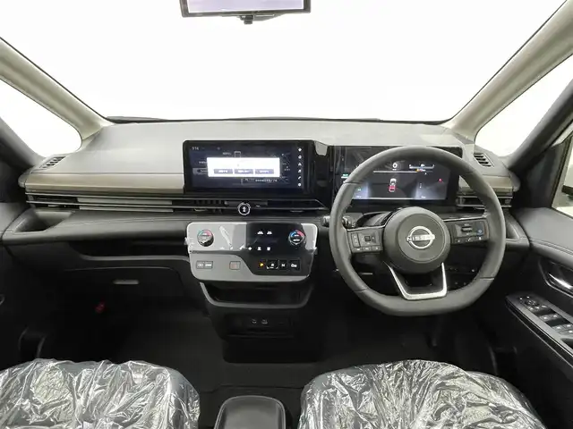 日産 セレナ e－パワー ハイウェイスター V 熊本県 2025(令7)年 0.1千km プリズムホワイト 登録済未使用車/純正１２．３インチナビ（ApplCarPlay・AndroidAuto・BT・フルセグ・USB）　/純正前方ドライブレコーダー/純正フリップダウンモニター　/ビルトインＥＴＣ２．０　/全周囲カメラ　/両側パワースライドドア　/前後クリアランスソナー　/レーダークルーズコントロール/プロパイロット　/インテリジェントエマージェンシーブレーキ/車線逸脱防止支援システム/車線逸脱警報/後側方衝突防止支援システム/後退時車両検知警報/ふらつき警報機能/踏み間違い衝突防止アシスト/標識認識機能/車両接近通報装置/ブラインドスポットモニター/横滑り防止/インテリジェントルームミラー/置くだけ充電/純正16インチAW/オートライト/オートマチックハイビーム/LEDヘッドライト/フォグランプ/スマートキー/プッシュスタート/スペアキー1本