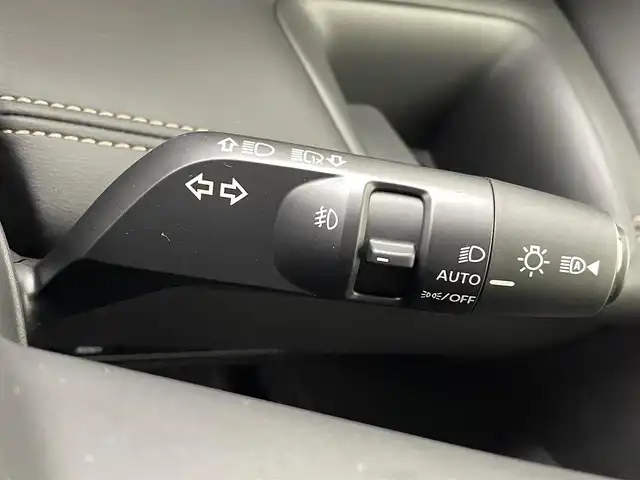 日産 セレナ e－パワー ハイウェイスター V 熊本県 2025(令7)年 0.1千km プリズムホワイト 登録済未使用車/純正１２．３インチナビ（ApplCarPlay・AndroidAuto・BT・フルセグ・USB）　/純正前方ドライブレコーダー/純正フリップダウンモニター　/ビルトインＥＴＣ２．０　/全周囲カメラ　/両側パワースライドドア　/前後クリアランスソナー　/レーダークルーズコントロール/プロパイロット　/インテリジェントエマージェンシーブレーキ/車線逸脱防止支援システム/車線逸脱警報/後側方衝突防止支援システム/後退時車両検知警報/ふらつき警報機能/踏み間違い衝突防止アシスト/標識認識機能/車両接近通報装置/ブラインドスポットモニター/横滑り防止/インテリジェントルームミラー/置くだけ充電/純正16インチAW/オートライト/オートマチックハイビーム/LEDヘッドライト/フォグランプ/スマートキー/プッシュスタート/スペアキー1本