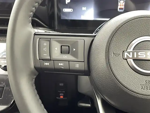 日産 セレナ e－パワー ハイウェイスター V 熊本県 2025(令7)年 0.1千km プリズムホワイト 登録済未使用車/純正１２．３インチナビ（ApplCarPlay・AndroidAuto・BT・フルセグ・USB）　/純正前方ドライブレコーダー/純正フリップダウンモニター　/ビルトインＥＴＣ２．０　/全周囲カメラ　/両側パワースライドドア　/前後クリアランスソナー　/レーダークルーズコントロール/プロパイロット　/インテリジェントエマージェンシーブレーキ/車線逸脱防止支援システム/車線逸脱警報/後側方衝突防止支援システム/後退時車両検知警報/ふらつき警報機能/踏み間違い衝突防止アシスト/標識認識機能/車両接近通報装置/ブラインドスポットモニター/横滑り防止/インテリジェントルームミラー/置くだけ充電/純正16インチAW/オートライト/オートマチックハイビーム/LEDヘッドライト/フォグランプ/スマートキー/プッシュスタート/スペアキー1本