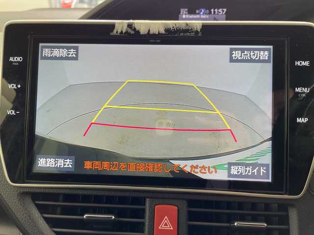 トヨタ ノア Si ダブルバイビーⅢ 岐阜県 2020(令2)年 3万km ブラック 純正10インチSDナビ　（NSZN-Z68T）/フルセグ/BT/CD/DVD/USB/バックカメラ/純正フリップダウンモニター/トヨタセーフティセンス/・プリクラッシュセーフティ/・レーンディパーチャーアラート/・オートハイビーム/ハーフレザーシート/両側パワースライドドア/ウッドコンビハンドル/ステアリングスイッチ/クルーズコントロール/両側パワースライドドア/LEDヘッドライト/フォグランプ/プッシュスタート/スマートキー/MTモード付AT/サイドバイザー/純正フロアマット