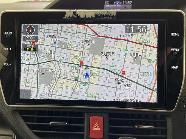 トヨタ ノア Si ダブルバイビーⅢ 岐阜県 2020(令2)年 3万km ブラック 純正10インチSDナビ　（NSZN-Z68T）/フルセグ/BT/CD/DVD/USB/バックカメラ/純正フリップダウンモニター/トヨタセーフティセンス/・プリクラッシュセーフティ/・レーンディパーチャーアラート/・オートハイビーム/ハーフレザーシート/両側パワースライドドア/ウッドコンビハンドル/ステアリングスイッチ/クルーズコントロール/両側パワースライドドア/LEDヘッドライト/フォグランプ/プッシュスタート/スマートキー/MTモード付AT/サイドバイザー/純正フロアマット