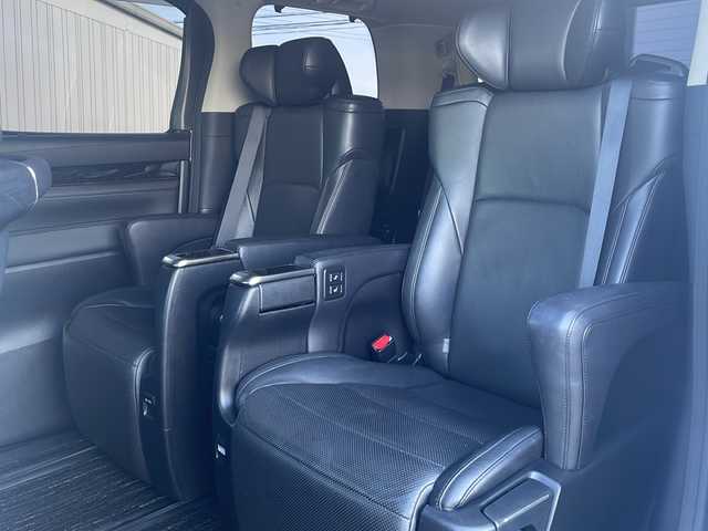 トヨタ アルファードハイブリット SR Cパッケージ 道東・釧路十勝 2015(平27)年 10.8万km ホワイトパールクリスタルシャイン ・サンルーフ/・4WD/・純正9インチSDナビ/(BT フルセグ CD DVD FM AM)/・バックカメラ/・純正11インチフリップダウンモニター/・レーダークルーズコントロール/・両側パワースライドドア/・電動リアゲート/・AC１００V（１５００W）/・前席・2ndパワーシート/・革シート/・電動オットマン/・前席シートヒーター/・ETC2.0/・衝突軽減システム/・横滑り防止/・コーナーセンサー/・前方ドライブレコーダー/・LEDヘッドライト/・フォグライト/・オートマチックハイビーム/・オートライト/・ドアバイザー/・電格ミラー