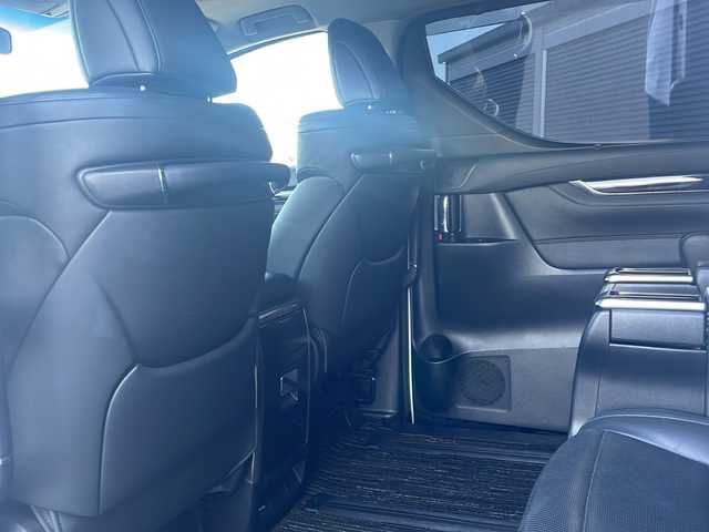 トヨタ アルファードハイブリット SR Cパッケージ 道東・釧路十勝 2015(平27)年 10.8万km ホワイトパールクリスタルシャイン ・サンルーフ/・4WD/・純正9インチSDナビ/(BT フルセグ CD DVD FM AM)/・バックカメラ/・純正11インチフリップダウンモニター/・レーダークルーズコントロール/・両側パワースライドドア/・電動リアゲート/・AC１００V（１５００W）/・前席・2ndパワーシート/・革シート/・電動オットマン/・前席シートヒーター/・ETC2.0/・衝突軽減システム/・横滑り防止/・コーナーセンサー/・前方ドライブレコーダー/・LEDヘッドライト/・フォグライト/・オートマチックハイビーム/・オートライト/・ドアバイザー/・電格ミラー