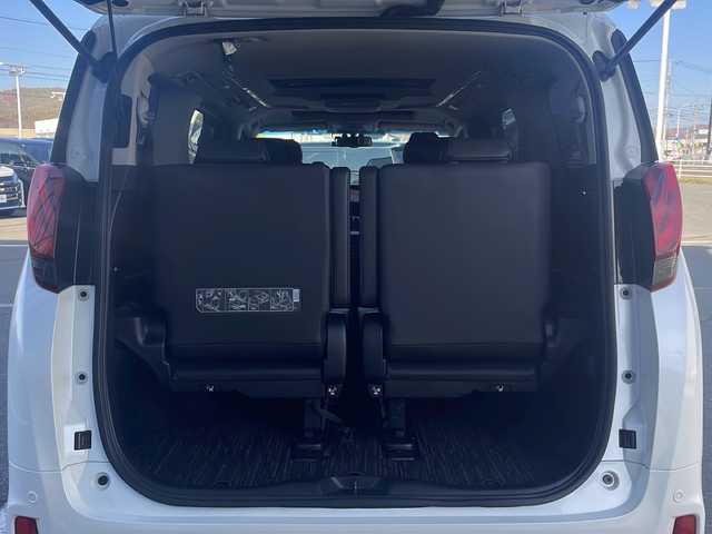 トヨタ アルファードハイブリット SR Cパッケージ 道東・釧路十勝 2015(平27)年 10.8万km ホワイトパールクリスタルシャイン ・サンルーフ/・4WD/・純正9インチSDナビ/(BT フルセグ CD DVD FM AM)/・バックカメラ/・純正11インチフリップダウンモニター/・レーダークルーズコントロール/・両側パワースライドドア/・電動リアゲート/・AC１００V（１５００W）/・前席・2ndパワーシート/・革シート/・電動オットマン/・前席シートヒーター/・ETC2.0/・衝突軽減システム/・横滑り防止/・コーナーセンサー/・前方ドライブレコーダー/・LEDヘッドライト/・フォグライト/・オートマチックハイビーム/・オートライト/・ドアバイザー/・電格ミラー