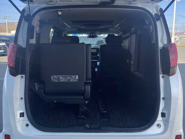 トヨタ アルファードハイブリット SR Cパッケージ 道東・釧路十勝 2015(平27)年 10.8万km ホワイトパールクリスタルシャイン ・サンルーフ/・4WD/・純正9インチSDナビ/(BT フルセグ CD DVD FM AM)/・バックカメラ/・純正11インチフリップダウンモニター/・レーダークルーズコントロール/・両側パワースライドドア/・電動リアゲート/・AC１００V（１５００W）/・前席・2ndパワーシート/・革シート/・電動オットマン/・前席シートヒーター/・ETC2.0/・衝突軽減システム/・横滑り防止/・コーナーセンサー/・前方ドライブレコーダー/・LEDヘッドライト/・フォグライト/・オートマチックハイビーム/・オートライト/・ドアバイザー/・電格ミラー