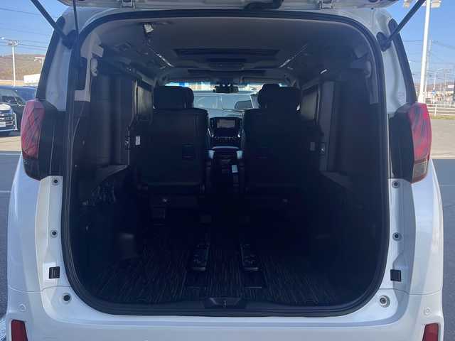 トヨタ アルファードハイブリット SR Cパッケージ 道東・釧路十勝 2015(平27)年 10.8万km ホワイトパールクリスタルシャイン ・サンルーフ/・4WD/・純正9インチSDナビ/(BT フルセグ CD DVD FM AM)/・バックカメラ/・純正11インチフリップダウンモニター/・レーダークルーズコントロール/・両側パワースライドドア/・電動リアゲート/・AC１００V（１５００W）/・前席・2ndパワーシート/・革シート/・電動オットマン/・前席シートヒーター/・ETC2.0/・衝突軽減システム/・横滑り防止/・コーナーセンサー/・前方ドライブレコーダー/・LEDヘッドライト/・フォグライト/・オートマチックハイビーム/・オートライト/・ドアバイザー/・電格ミラー