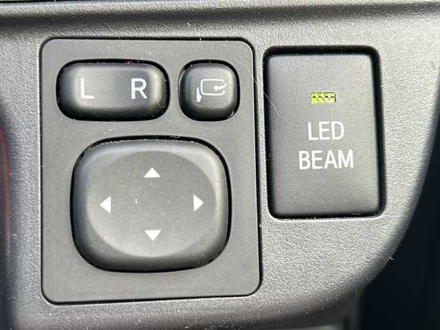 トヨタ アクア G G’s 茨城県 2016(平28)年 2.5万km ライムホワイトパールクリスタルシャイン 社外SDナビ(Bluetooth/バックカメラ/ワンセグTV)/ETC/横滑り防止装置/レーンキープアシスト/LEDオートライト/オートマチックハイビーム/USB入力端子/衝突被害軽減システム/クルーズコントロール/スマートキー/G‘sエアロパーツ/冷房AAC/17インチ純正アルミホイール/純正フロアマット/シートヒーター