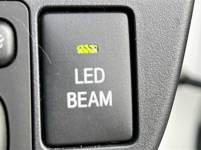 トヨタ アクア G G’s 茨城県 2016(平28)年 2.5万km ライムホワイトパールクリスタルシャイン 社外SDナビ(Bluetooth/バックカメラ/ワンセグTV)/ETC/横滑り防止装置/レーンキープアシスト/LEDオートライト/オートマチックハイビーム/USB入力端子/衝突被害軽減システム/クルーズコントロール/スマートキー/G‘sエアロパーツ/冷房AAC/17インチ純正アルミホイール/純正フロアマット/シートヒーター