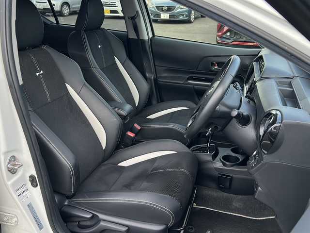 トヨタ アクア G G’s 茨城県 2016(平28)年 2.5万km ライムホワイトパールクリスタルシャイン 社外SDナビ(Bluetooth/バックカメラ/ワンセグTV)/ETC/横滑り防止装置/レーンキープアシスト/LEDオートライト/オートマチックハイビーム/USB入力端子/衝突被害軽減システム/クルーズコントロール/スマートキー/G‘sエアロパーツ/冷房AAC/17インチ純正アルミホイール/純正フロアマット/シートヒーター