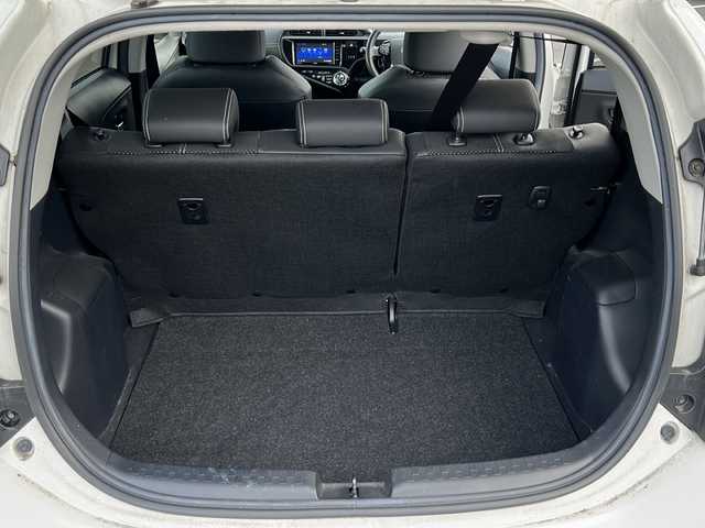 トヨタ アクア G G’s 茨城県 2016(平28)年 2.5万km ライムホワイトパールクリスタルシャイン 社外SDナビ(Bluetooth/バックカメラ/ワンセグTV)/ETC/横滑り防止装置/レーンキープアシスト/LEDオートライト/オートマチックハイビーム/USB入力端子/衝突被害軽減システム/クルーズコントロール/スマートキー/G‘sエアロパーツ/冷房AAC/17インチ純正アルミホイール/純正フロアマット/シートヒーター