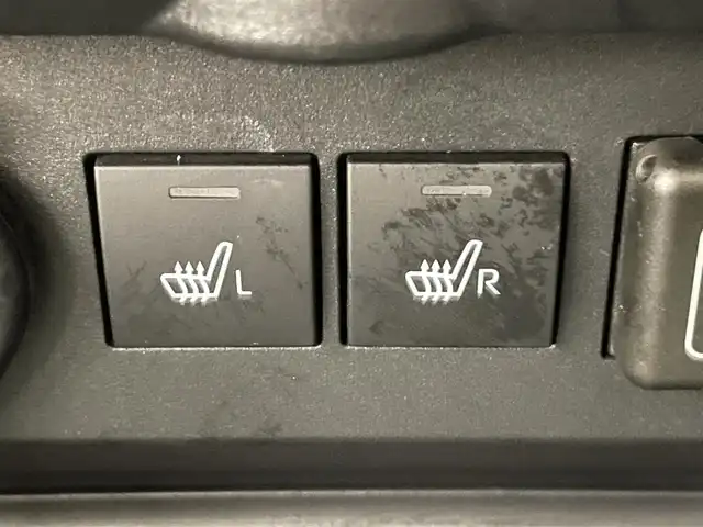 トヨタ ライズ Z 愛知県 2024(令6)年 0.8万km ブラックマイカメタリック 純正９型ディスプレイ　ＴＲＤエアロ　禁煙　スマアシIII　衝突軽減　全方位カメラ　追従クルコン　シートヒーター　カープレイ対応　ＨＤＭＩ　ＵＳＢ　フルセグＴＶ　ＥＴＣ　ＬＥＤライト　コーナーセンサー　フォグランプ　コーナーセンサー　オートハイビーム　電動パーキングブレーキ　オートホールド機能