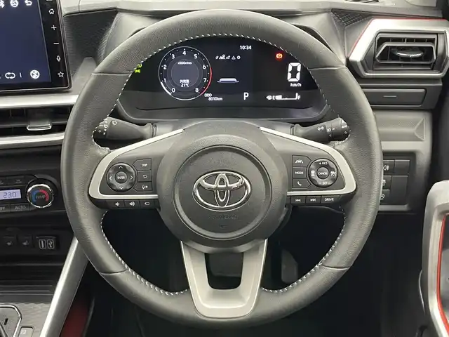 トヨタ ライズ Z 愛知県 2024(令6)年 0.8万km ブラックマイカメタリック 純正９型ディスプレイ　ＴＲＤエアロ　禁煙　スマアシIII　衝突軽減　全方位カメラ　追従クルコン　シートヒーター　カープレイ対応　ＨＤＭＩ　ＵＳＢ　フルセグＴＶ　ＥＴＣ　ＬＥＤライト　コーナーセンサー　フォグランプ　コーナーセンサー　オートハイビーム　電動パーキングブレーキ　オートホールド機能