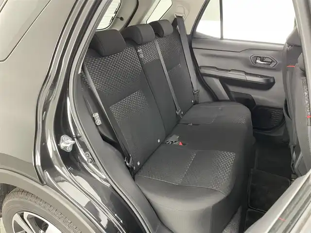 トヨタ ライズ Z 愛知県 2024(令6)年 0.8万km ブラックマイカメタリック 純正９型ディスプレイ　ＴＲＤエアロ　禁煙　スマアシIII　衝突軽減　全方位カメラ　追従クルコン　シートヒーター　カープレイ対応　ＨＤＭＩ　ＵＳＢ　フルセグＴＶ　ＥＴＣ　ＬＥＤライト　コーナーセンサー　フォグランプ　コーナーセンサー　オートハイビーム　電動パーキングブレーキ　オートホールド機能