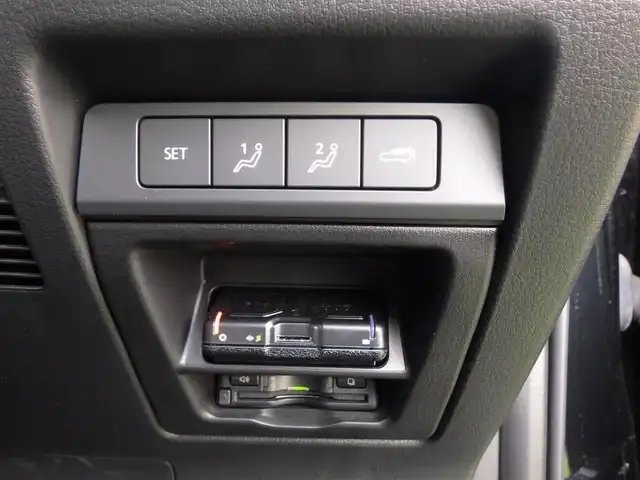 マツダ ＣＸ－３０ XD ブラックトーンエディション 千葉県 2023(令5)年 0.6万km ジェットブラックマイカ i-ACTIVSENSE/・スマートブレーキサポート/・ブラインドスポットモニタリング/・レーンキープ・アシスト・システム/アクティブ・ドライビング・ディスプレイ/パワーバックドア/純正SDナビ/地デジTV/【DVD/CD再生機能　Bluetooth接続】/【Apple CarPlay　Android Auto対応】/360°ビュー・モニター/リバース連動ドアミラー（左）/ドライブレコーダー（前後撮影）/社外レーダー/革巻きステアリング/ステアリングヒーター/ステアリングスイッチ/パドルシフト/ETC/LEDヘッドライト/ウインカーミラー/コーナーセンサー/純正18インチアルミホイル/サイド/カーテンエアバッグ/アドバンストキーレスエントリー