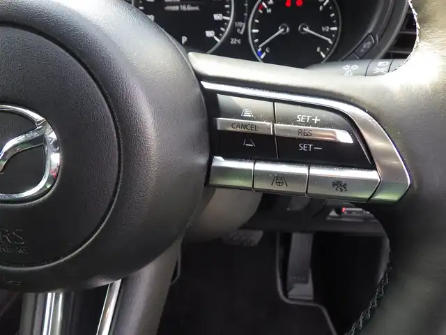 マツダ ＣＸ－３０ XD ブラックトーンエディション 千葉県 2023(令5)年 0.6万km ジェットブラックマイカ i-ACTIVSENSE/・スマートブレーキサポート/・ブラインドスポットモニタリング/・レーンキープ・アシスト・システム/アクティブ・ドライビング・ディスプレイ/パワーバックドア/純正SDナビ/地デジTV/【DVD/CD再生機能　Bluetooth接続】/【Apple CarPlay　Android Auto対応】/360°ビュー・モニター/リバース連動ドアミラー（左）/ドライブレコーダー（前後撮影）/社外レーダー/革巻きステアリング/ステアリングヒーター/ステアリングスイッチ/パドルシフト/ETC/LEDヘッドライト/ウインカーミラー/コーナーセンサー/純正18インチアルミホイル/サイド/カーテンエアバッグ/アドバンストキーレスエントリー