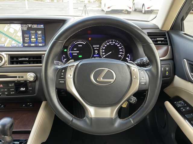 レクサス ＧＳ 300h Iパッケージ 山口県 2014(平26)年 10万km ホワイトパールクリスタルシャイン Fスポーツ仕様フロントバンパー/純正HDDナビ/・フルセグテレビ/・AM/FM/CD/DVD/・Bluetooth/バックカメラ/ETC/クルーズコントロール/ドライブモードセレクトスイッチ/ヒルスタートアシスト/パドルシフト/ブラインドスポットモニター/レザーシート/エアシート/シートヒーター/パワーシートD席/N席/スマートキー/プッシュスタート/スペアキー1本/純正フロアマット/パワーバックドア/社外19インチアルミホイール/ドアバイザー/ウィンカーミラー/取り扱い説明書