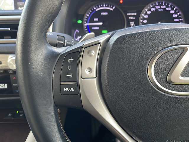 レクサス ＧＳ 300h Iパッケージ 山口県 2014(平26)年 10万km ホワイトパールクリスタルシャイン Fスポーツ仕様フロントバンパー/純正HDDナビ/・フルセグテレビ/・AM/FM/CD/DVD/・Bluetooth/バックカメラ/ETC/クルーズコントロール/ドライブモードセレクトスイッチ/ヒルスタートアシスト/パドルシフト/ブラインドスポットモニター/レザーシート/エアシート/シートヒーター/パワーシートD席/N席/スマートキー/プッシュスタート/スペアキー1本/純正フロアマット/パワーバックドア/社外19インチアルミホイール/ドアバイザー/ウィンカーミラー/取り扱い説明書