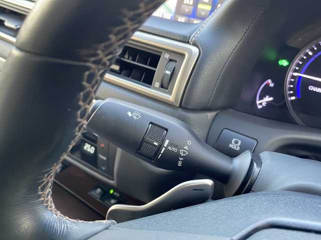 レクサス ＧＳ 300h Iパッケージ 山口県 2014(平26)年 10万km ホワイトパールクリスタルシャイン Fスポーツ仕様フロントバンパー/純正HDDナビ/・フルセグテレビ/・AM/FM/CD/DVD/・Bluetooth/バックカメラ/ETC/クルーズコントロール/ドライブモードセレクトスイッチ/ヒルスタートアシスト/パドルシフト/ブラインドスポットモニター/レザーシート/エアシート/シートヒーター/パワーシートD席/N席/スマートキー/プッシュスタート/スペアキー1本/純正フロアマット/パワーバックドア/社外19インチアルミホイール/ドアバイザー/ウィンカーミラー/取り扱い説明書