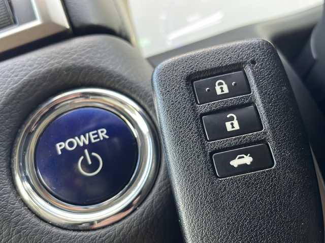 レクサス ＧＳ 300h Iパッケージ 山口県 2014(平26)年 10万km ホワイトパールクリスタルシャイン Fスポーツ仕様フロントバンパー/純正HDDナビ/・フルセグテレビ/・AM/FM/CD/DVD/・Bluetooth/バックカメラ/ETC/クルーズコントロール/ドライブモードセレクトスイッチ/ヒルスタートアシスト/パドルシフト/ブラインドスポットモニター/レザーシート/エアシート/シートヒーター/パワーシートD席/N席/スマートキー/プッシュスタート/スペアキー1本/純正フロアマット/パワーバックドア/社外19インチアルミホイール/ドアバイザー/ウィンカーミラー/取り扱い説明書