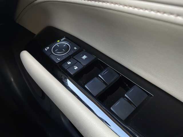 レクサス ＧＳ 300h Iパッケージ 山口県 2014(平26)年 10万km ホワイトパールクリスタルシャイン Fスポーツ仕様フロントバンパー/純正HDDナビ/・フルセグテレビ/・AM/FM/CD/DVD/・Bluetooth/バックカメラ/ETC/クルーズコントロール/ドライブモードセレクトスイッチ/ヒルスタートアシスト/パドルシフト/ブラインドスポットモニター/レザーシート/エアシート/シートヒーター/パワーシートD席/N席/スマートキー/プッシュスタート/スペアキー1本/純正フロアマット/パワーバックドア/社外19インチアルミホイール/ドアバイザー/ウィンカーミラー/取り扱い説明書