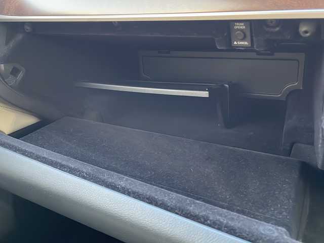 レクサス ＧＳ 300h Iパッケージ 山口県 2014(平26)年 10万km ホワイトパールクリスタルシャイン Fスポーツ仕様フロントバンパー/純正HDDナビ/・フルセグテレビ/・AM/FM/CD/DVD/・Bluetooth/バックカメラ/ETC/クルーズコントロール/ドライブモードセレクトスイッチ/ヒルスタートアシスト/パドルシフト/ブラインドスポットモニター/レザーシート/エアシート/シートヒーター/パワーシートD席/N席/スマートキー/プッシュスタート/スペアキー1本/純正フロアマット/パワーバックドア/社外19インチアルミホイール/ドアバイザー/ウィンカーミラー/取り扱い説明書