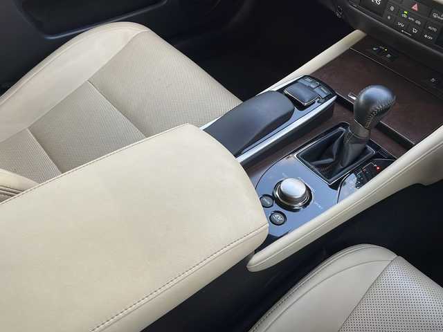 レクサス ＧＳ 300h Iパッケージ 山口県 2014(平26)年 10万km ホワイトパールクリスタルシャイン Fスポーツ仕様フロントバンパー/純正HDDナビ/・フルセグテレビ/・AM/FM/CD/DVD/・Bluetooth/バックカメラ/ETC/クルーズコントロール/ドライブモードセレクトスイッチ/ヒルスタートアシスト/パドルシフト/ブラインドスポットモニター/レザーシート/エアシート/シートヒーター/パワーシートD席/N席/スマートキー/プッシュスタート/スペアキー1本/純正フロアマット/パワーバックドア/社外19インチアルミホイール/ドアバイザー/ウィンカーミラー/取り扱い説明書