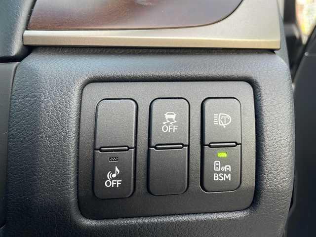 レクサス ＧＳ 300h Iパッケージ 山口県 2014(平26)年 10万km ホワイトパールクリスタルシャイン Fスポーツ仕様フロントバンパー/純正HDDナビ/・フルセグテレビ/・AM/FM/CD/DVD/・Bluetooth/バックカメラ/ETC/クルーズコントロール/ドライブモードセレクトスイッチ/ヒルスタートアシスト/パドルシフト/ブラインドスポットモニター/レザーシート/エアシート/シートヒーター/パワーシートD席/N席/スマートキー/プッシュスタート/スペアキー1本/純正フロアマット/パワーバックドア/社外19インチアルミホイール/ドアバイザー/ウィンカーミラー/取り扱い説明書