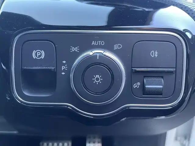 メルセデス・ベンツ Ａ１８０ スタイル AMGライン 栃木県 2018(平30)年 5.4万km ポーラホワイト レーダーセーフティパッケージ/ナビ/フルセグTV/バックカメラ/ETC/ACC/レーンキープアシスト/ブラインドスポット/パークトロニック/LEDヘッドライト/オートライト/ハーフレザーシート/パワーシート/シートヒーター/ドライブレコーダー