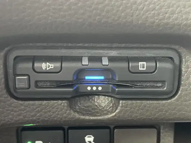 ホンダ Ｎ ＢＯＸ EX 滋賀県 2021(令3)年 0.6万km ルナシルバーM 純正ナビ/Bluetooth/USB/CD/バックカメラ/両側電動スライド/レーンキープ/衝突軽減/LEDヘッドライト/オートライト/オートハイビーム/リアソナー/ドラレコ（前）/ビルトインETC/純正マット/ドアバイザー/プッシュスタート/スマートキー/ステアリングリモコン/リアサンシェード