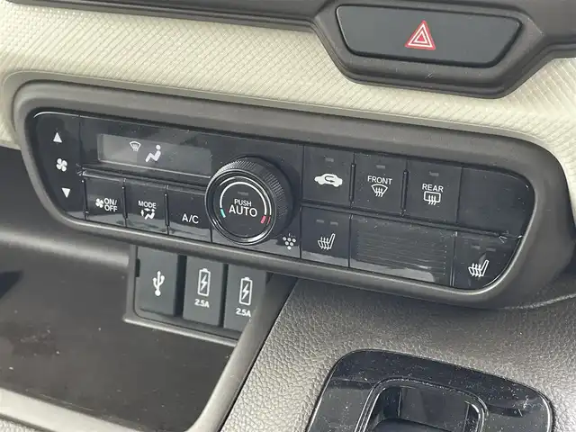 ホンダ Ｎ ＢＯＸ EX 滋賀県 2021(令3)年 0.6万km ルナシルバーM 純正ナビ/Bluetooth/USB/CD/バックカメラ/両側電動スライド/レーンキープ/衝突軽減/LEDヘッドライト/オートライト/オートハイビーム/リアソナー/ドラレコ（前）/ビルトインETC/純正マット/ドアバイザー/プッシュスタート/スマートキー/ステアリングリモコン/リアサンシェード