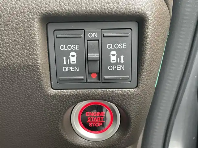 ホンダ Ｎ ＢＯＸ EX 滋賀県 2021(令3)年 0.6万km ルナシルバーM 純正ナビ/Bluetooth/USB/CD/バックカメラ/両側電動スライド/レーンキープ/衝突軽減/LEDヘッドライト/オートライト/オートハイビーム/リアソナー/ドラレコ（前）/ビルトインETC/純正マット/ドアバイザー/プッシュスタート/スマートキー/ステアリングリモコン/リアサンシェード