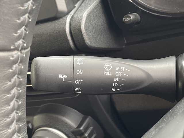 スズキ ジムニー シエラ JC 愛知県 2024(令6)年 2.2万km ミディアムグレー ディスプレイオーディオ　ナビ機能なし/クルーズコントロール/シートヒーター/バックカメラ/Bluetooth/衝突軽減システム/純正アルミホイール/４WD/LEDヘッドライト/レーンキープアシスト/ステアリングスイッチ/スマートキー/プッシュスタート