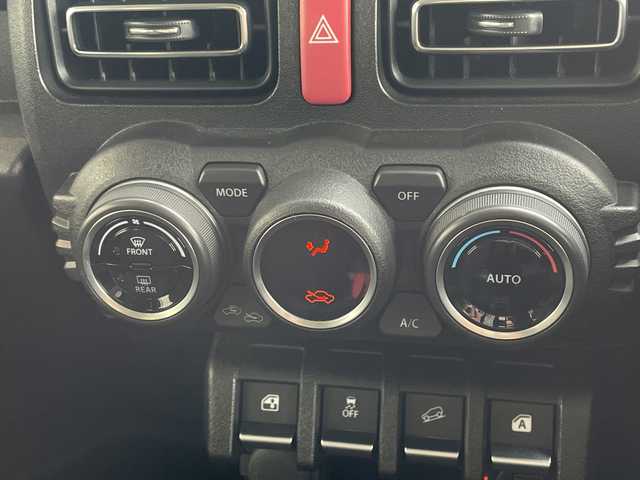 スズキ ジムニー シエラ JC 愛知県 2024(令6)年 2.2万km ミディアムグレー ディスプレイオーディオ　ナビ機能なし/クルーズコントロール/シートヒーター/バックカメラ/Bluetooth/衝突軽減システム/純正アルミホイール/４WD/LEDヘッドライト/レーンキープアシスト/ステアリングスイッチ/スマートキー/プッシュスタート