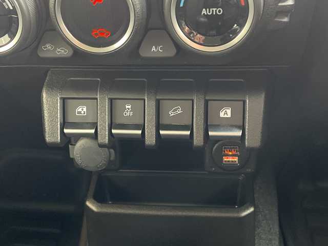 スズキ ジムニー シエラ JC 愛知県 2024(令6)年 2.2万km ミディアムグレー ディスプレイオーディオ　ナビ機能なし/クルーズコントロール/シートヒーター/バックカメラ/Bluetooth/衝突軽減システム/純正アルミホイール/４WD/LEDヘッドライト/レーンキープアシスト/ステアリングスイッチ/スマートキー/プッシュスタート