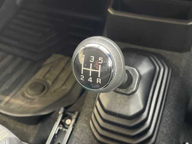 スズキ ジムニー シエラ JC 愛知県 2024(令6)年 2.2万km ミディアムグレー ディスプレイオーディオ　ナビ機能なし/クルーズコントロール/シートヒーター/バックカメラ/Bluetooth/衝突軽減システム/純正アルミホイール/４WD/LEDヘッドライト/レーンキープアシスト/ステアリングスイッチ/スマートキー/プッシュスタート