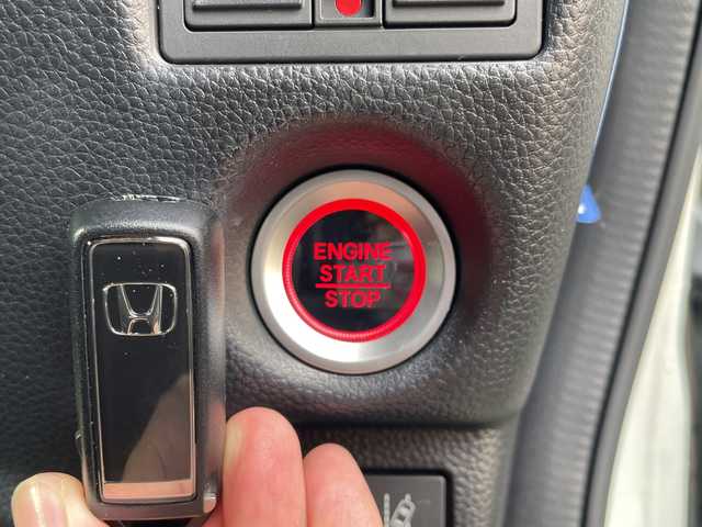 ホンダ Ｎ ＢＯＸ カスタム G L ホンダセンシング 山口県 2018(平30)年 6.7万km プレミアムホワイトパールⅡ 純正メモリナビ/Bluetooth/フルセグTV/バックカメラ/ステアリングスイッチ/両側パワースライドドア/クルーズコントロール/衝突軽減ブレーキ/横滑り防止装置/レーンキープアシスト/スマートキー＆プッシュスタート/LEDヘッドライト＆LEDフォグライト/オートライト/純正前方録画タイプドライブレコーダー/純正14インチAW/保証書・取説/スペアキー1個