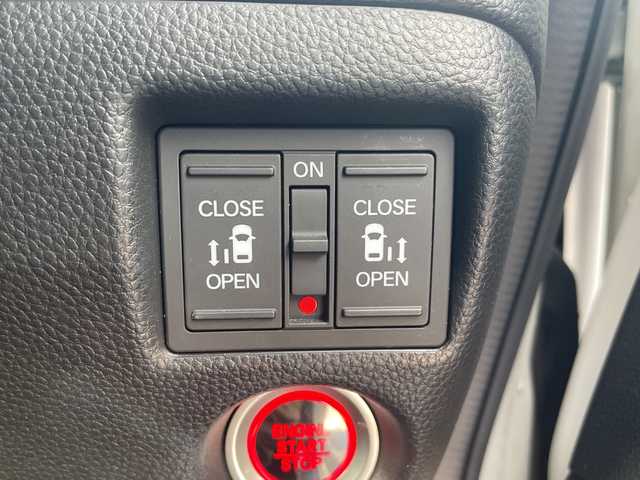 ホンダ Ｎ ＢＯＸ カスタム G L ホンダセンシング 山口県 2018(平30)年 6.7万km プレミアムホワイトパールⅡ 純正メモリナビ/Bluetooth/フルセグTV/バックカメラ/ステアリングスイッチ/両側パワースライドドア/クルーズコントロール/衝突軽減ブレーキ/横滑り防止装置/レーンキープアシスト/スマートキー＆プッシュスタート/LEDヘッドライト＆LEDフォグライト/オートライト/純正前方録画タイプドライブレコーダー/純正14インチAW/保証書・取説/スペアキー1個