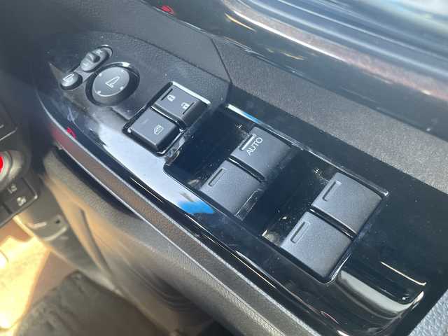 ホンダ Ｎ ＢＯＸ カスタム G L ホンダセンシング 山口県 2018(平30)年 6.7万km プレミアムホワイトパールⅡ 純正メモリナビ/Bluetooth/フルセグTV/バックカメラ/ステアリングスイッチ/両側パワースライドドア/クルーズコントロール/衝突軽減ブレーキ/横滑り防止装置/レーンキープアシスト/スマートキー＆プッシュスタート/LEDヘッドライト＆LEDフォグライト/オートライト/純正前方録画タイプドライブレコーダー/純正14インチAW/保証書・取説/スペアキー1個