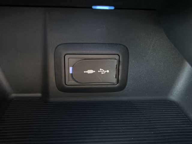 トヨタ ハリアー Z 福島県 2020(令2)年 7.5万km センシュアルレッドマイカ 衝突軽減ブレーキ/純正メモリーナビ/（FM/AM/Bluetooth）/フルセグTV/バックカメラ/レーンキープアシスト/横滑り防止装置/コーナーセンサー/LEDヘッドライト/オートライト/スマートキー/スペアキー/純正19インチAW/純正フロアマット/ETC