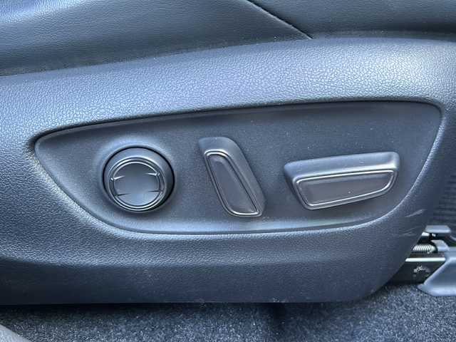 トヨタ ハリアー Z 福島県 2020(令2)年 7.5万km センシュアルレッドマイカ 衝突軽減ブレーキ/純正メモリーナビ/（FM/AM/Bluetooth）/フルセグTV/バックカメラ/レーンキープアシスト/横滑り防止装置/コーナーセンサー/LEDヘッドライト/オートライト/スマートキー/スペアキー/純正19インチAW/純正フロアマット/ETC