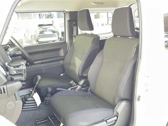 スズキ ジムニー XC 静岡県 2025(令7)年 0.3万km ピュアホワイトP /ワンオーナー//社外ナビ/地デジTV//CD/DVD/Bluetooth//3インチリフトアップ//柿本改マフラー//ラテラルロッド//社外エアクリーナー//社外パイピング//社外サイドステップ//社外グリル//クルーズコントロール//衝突軽減ブレーキ//社外16インチAW//LEDヘッドライト//保証書//取説