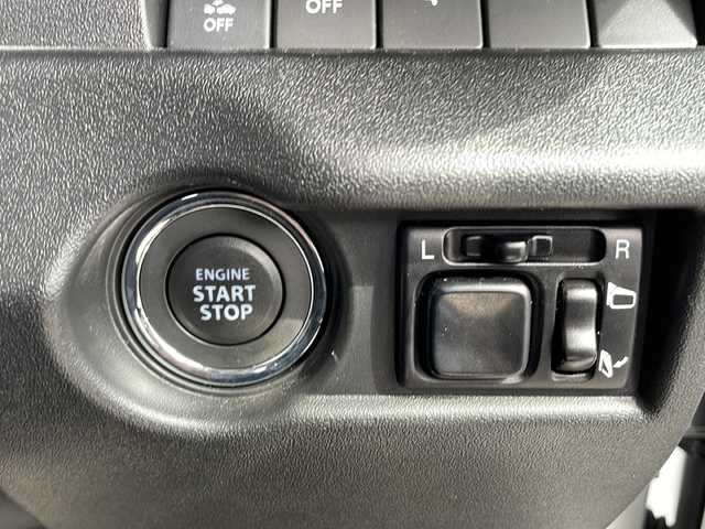 スズキ ジムニー XC 静岡県 2025(令7)年 0.3万km ピュアホワイトP /ワンオーナー//社外ナビ/地デジTV//CD/DVD/Bluetooth//3インチリフトアップ//柿本改マフラー//ラテラルロッド//社外エアクリーナー//社外パイピング//社外サイドステップ//社外グリル//クルーズコントロール//衝突軽減ブレーキ//社外16インチAW//LEDヘッドライト//保証書//取説