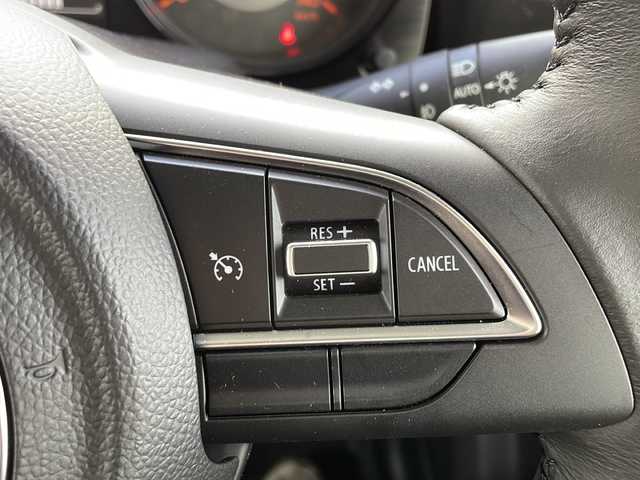 スズキ ジムニー XC 静岡県 2025(令7)年 0.3万km ピュアホワイトP /ワンオーナー//社外ナビ/地デジTV//CD/DVD/Bluetooth//3インチリフトアップ//柿本改マフラー//ラテラルロッド//社外エアクリーナー//社外パイピング//社外サイドステップ//社外グリル//クルーズコントロール//衝突軽減ブレーキ//社外16インチAW//LEDヘッドライト//保証書//取説