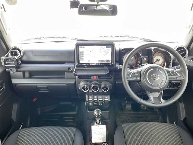 スズキ ジムニー XC 静岡県 2025(令7)年 0.3万km ピュアホワイトP /ワンオーナー//社外ナビ/地デジTV//CD/DVD/Bluetooth//3インチリフトアップ//柿本改マフラー//ラテラルロッド//社外エアクリーナー//社外パイピング//社外サイドステップ//社外グリル//クルーズコントロール//衝突軽減ブレーキ//社外16インチAW//LEDヘッドライト//保証書//取説