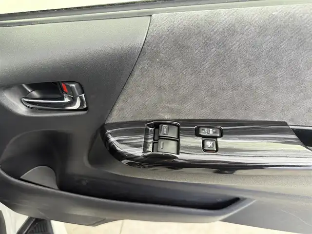 トヨタ ハイエース GL 愛知県 2016(平28)年 9.3万km ホワイトパールクリスタルシャイン 伊原工業アイシート（ベッドキット）/フロントスポイラー/リアスポイラー/リアウィング/SDナビ（AVIC-ZH0777W）/・CD/・DVD/・Bluetooth/フリップダウンモニター/パワースライドドア/レザー調シートカバー/ダズフェローズテールランプ/LEDヘッドライト/ツイーター/電動格納ミラー/プッシュスタート/ETC/フォグランプ/ミラー型レーダー探知機/フローリングマット